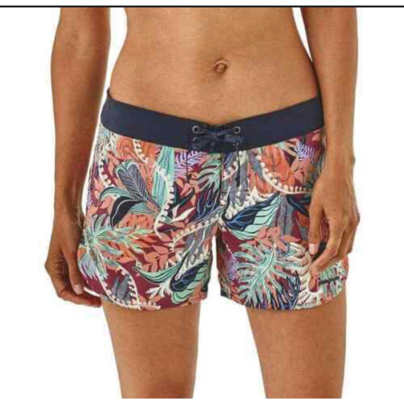 Patagonia Pants - W's Wavefarer® Boardshorts - 5"" Sz 6
